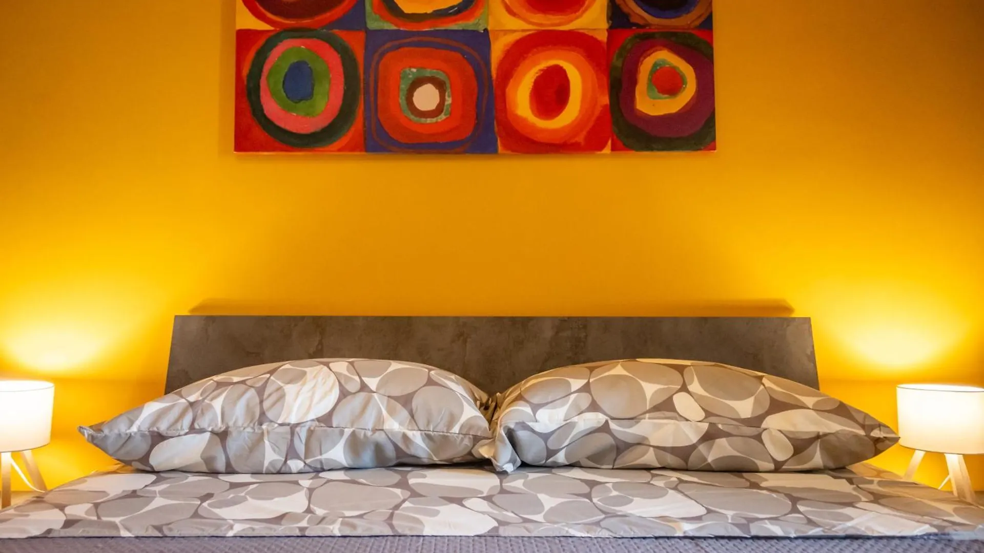 Ltpanella Yellow Pop Rome
